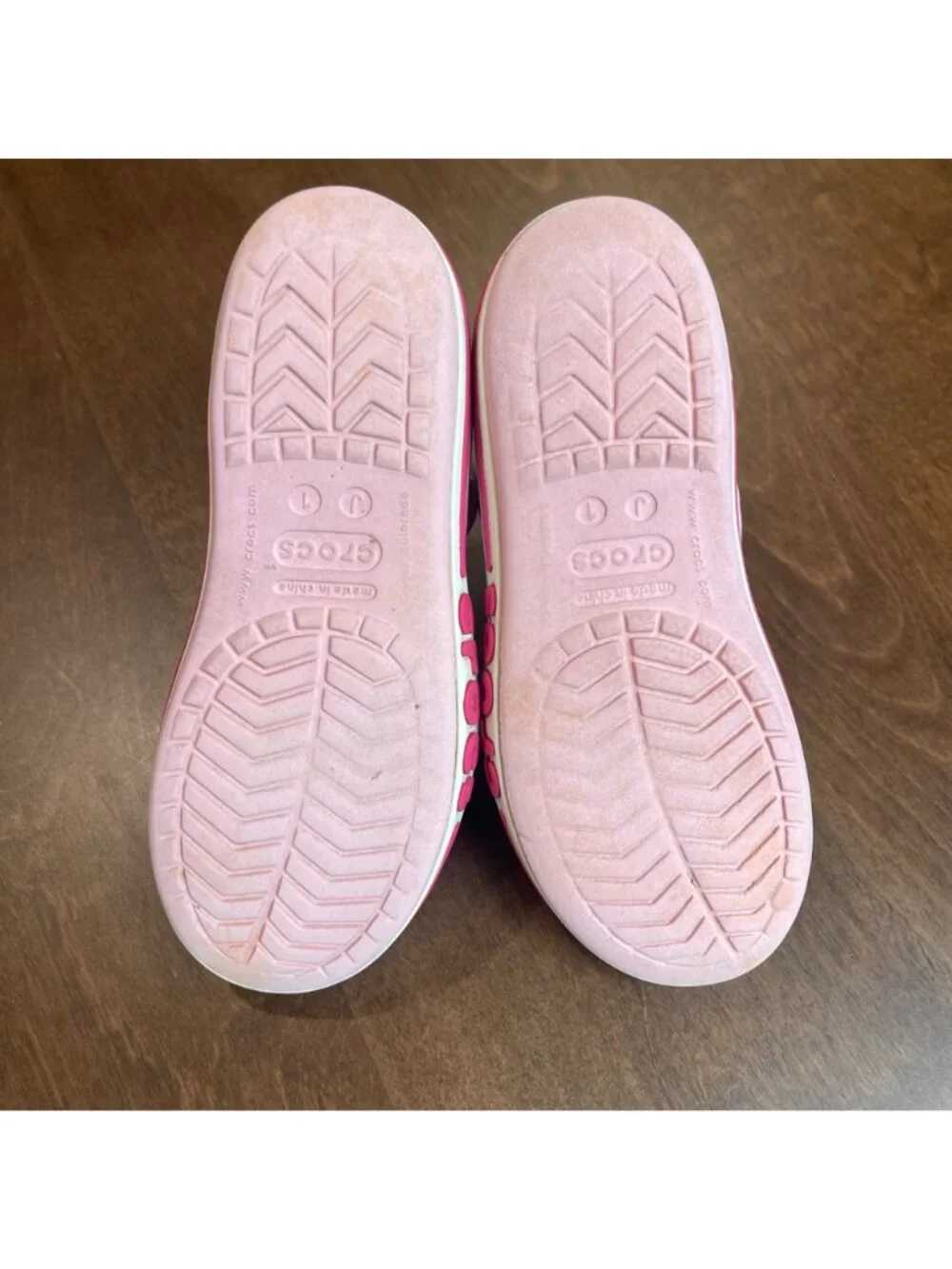 CROCS Crocband Sandals Big Kids Size 1 Pink Waterproof Open Toe Adjustable Strap
